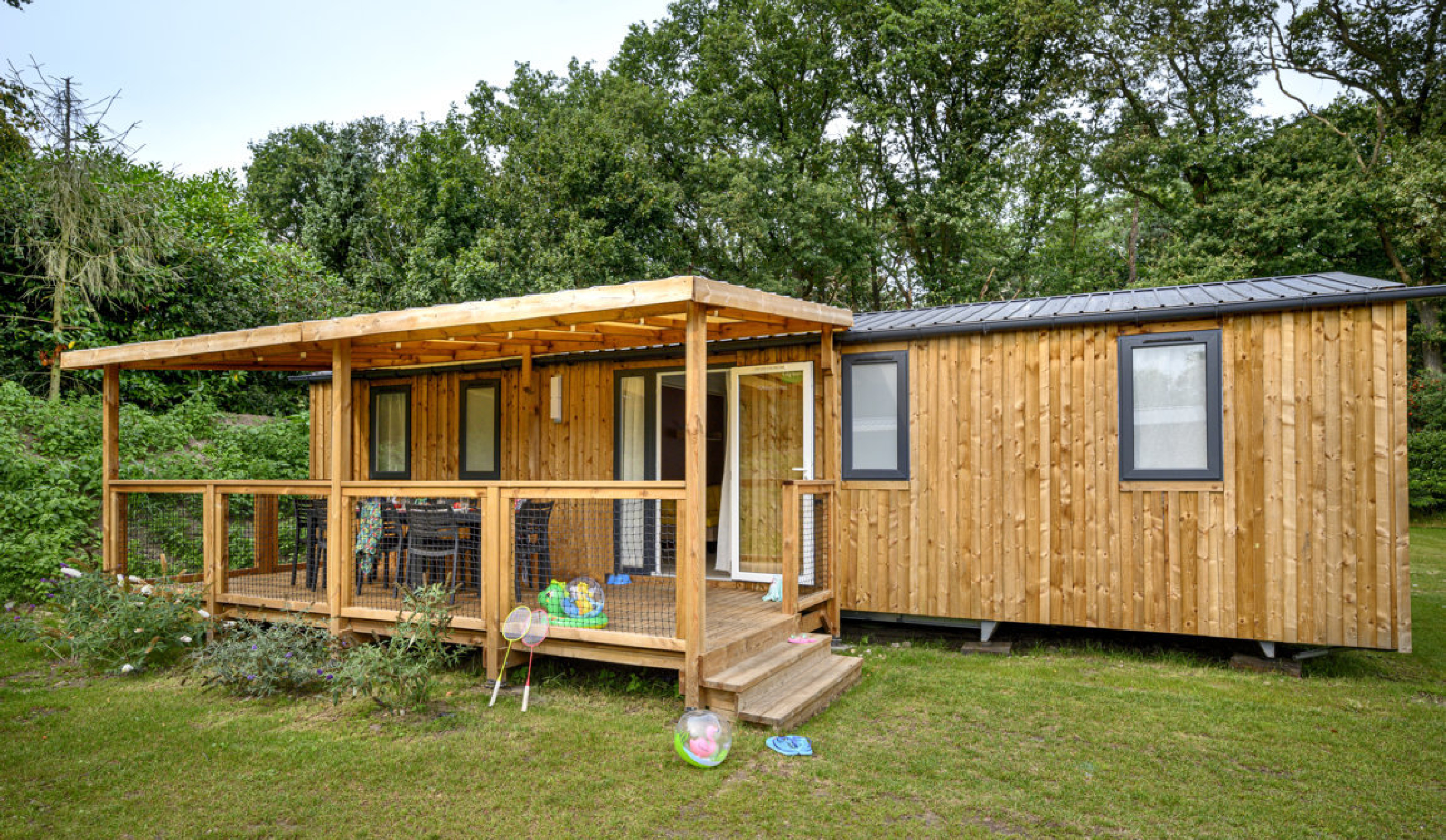 Super Family Top TV - Buitenkant