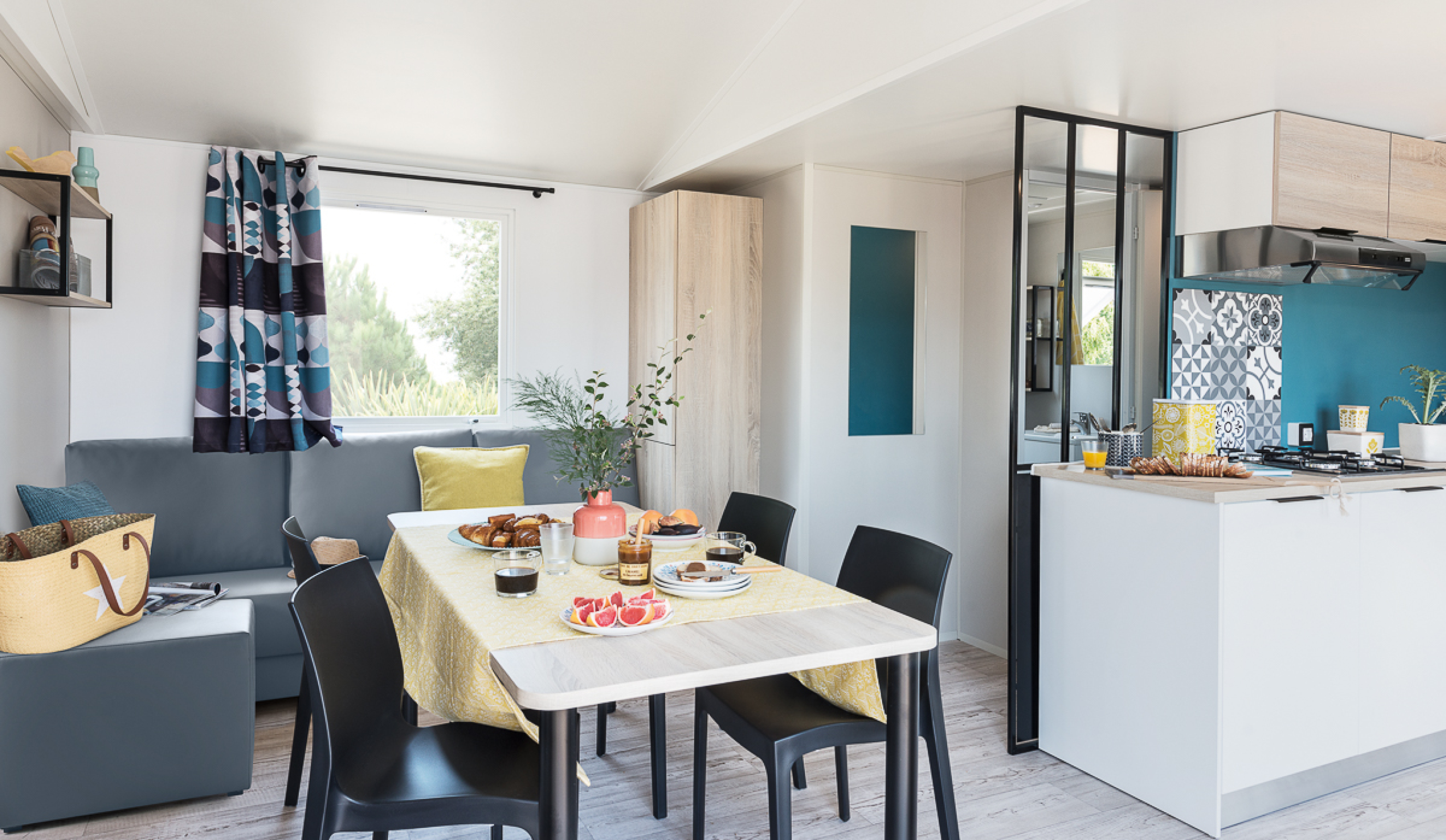 Super Family Top TV - Eettafel