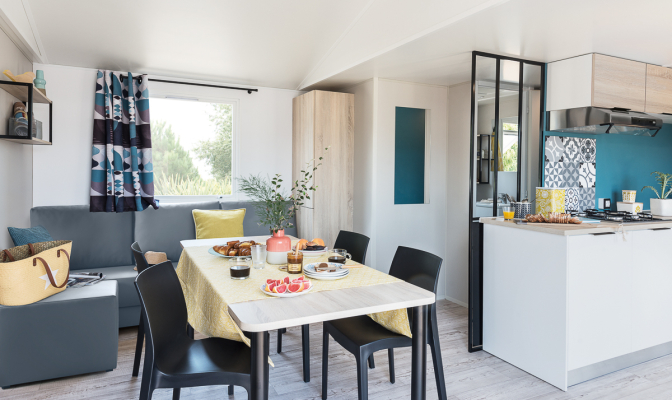 Super Family Top TV - Eettafel