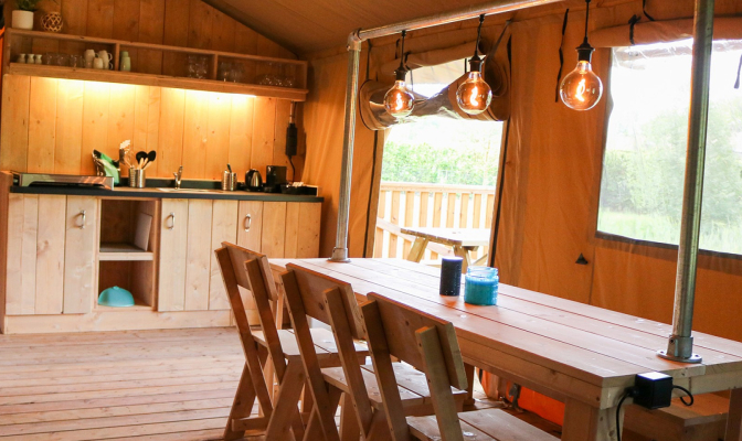 Glamping Lodge - De Grote Beer - Eettafel