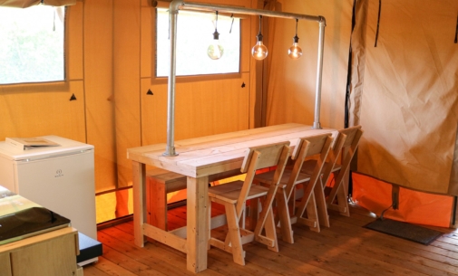 Glamping Lodge Het Steelpannetje - Eettafel